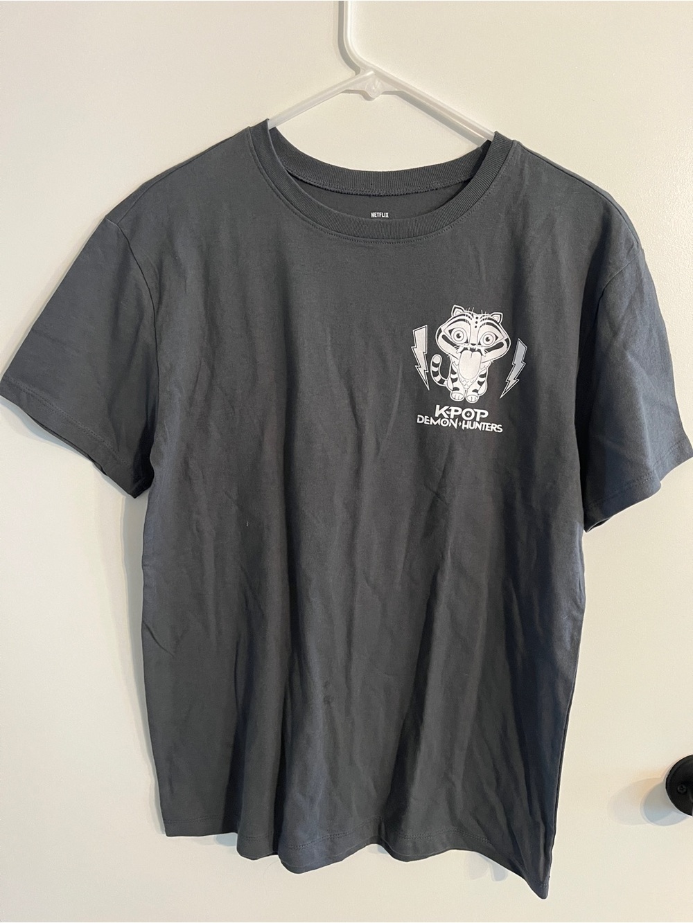 Women’s size xl Netflix K-Pop Demon Hunter Derpy Tee Shirt